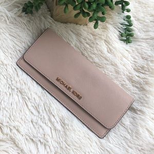 Michael Kors flat jet set wallet